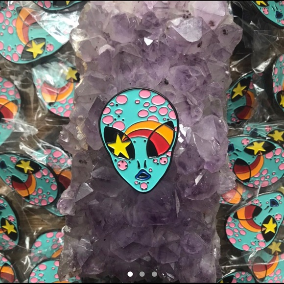 COPY - Shoot For The Stars Enamel Pin - Picture 1 of 5